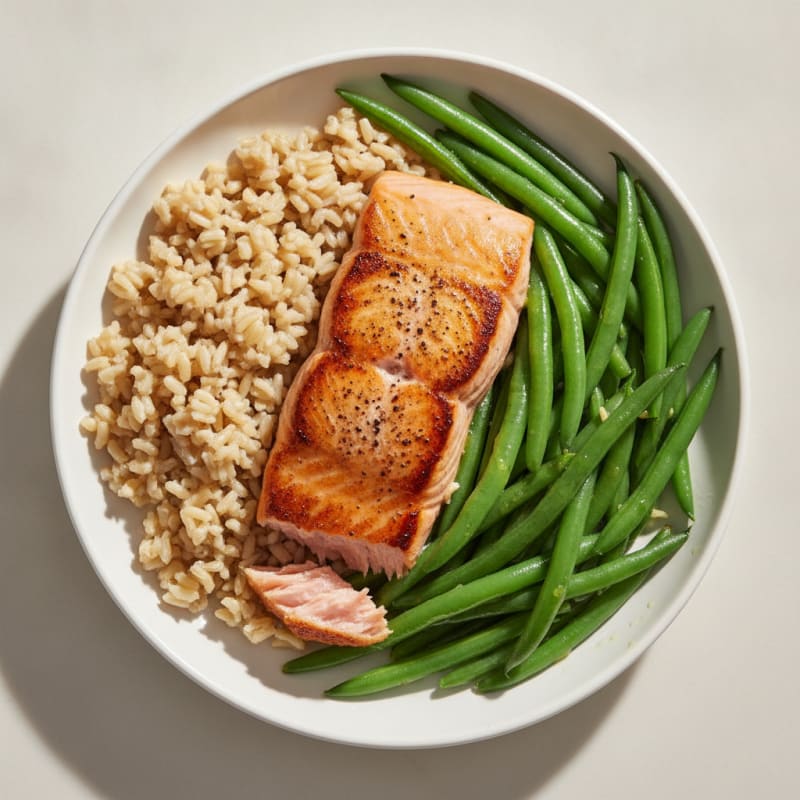 Seared Salmon with Steamed Green Beans and Brown Rice