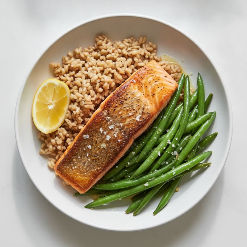 Seared Salmon with Steamed Green Beans and Brown Rice
