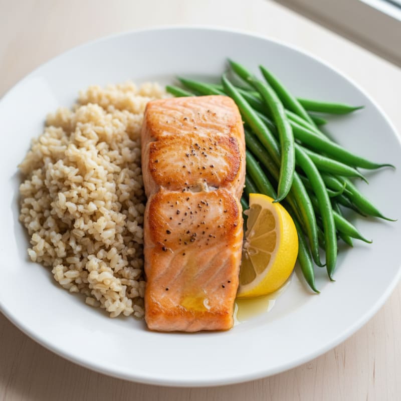 Seared Salmon Fillet with Steamed Green Beans and Brown Rice