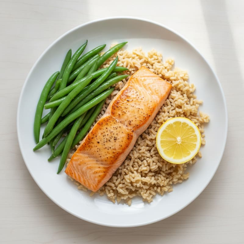 Seared Salmon with Steamed Green Beans and Brown Rice