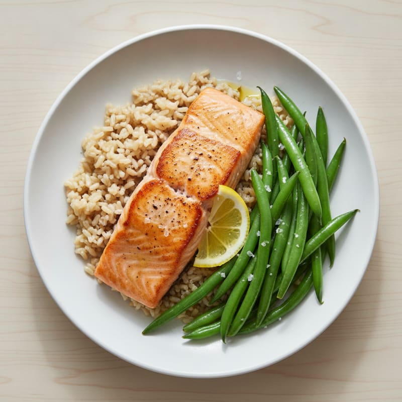 Seared Salmon with Steamed Green Beans and Brown Rice