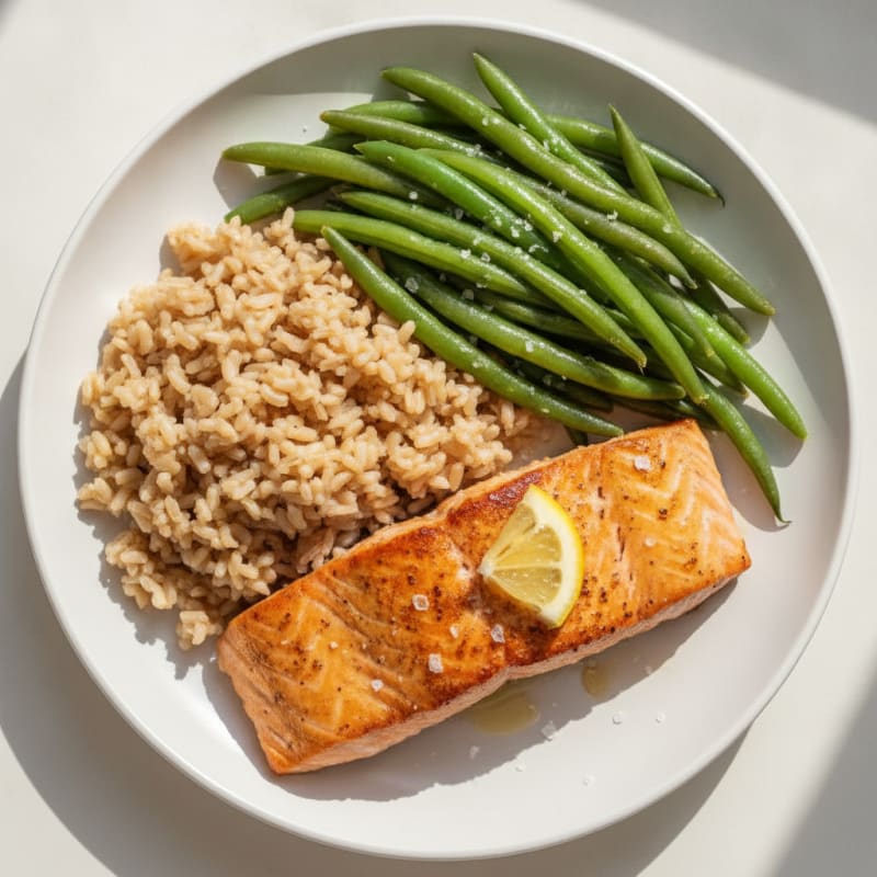 Seared Salmon with Steamed Green Beans and Brown Rice
