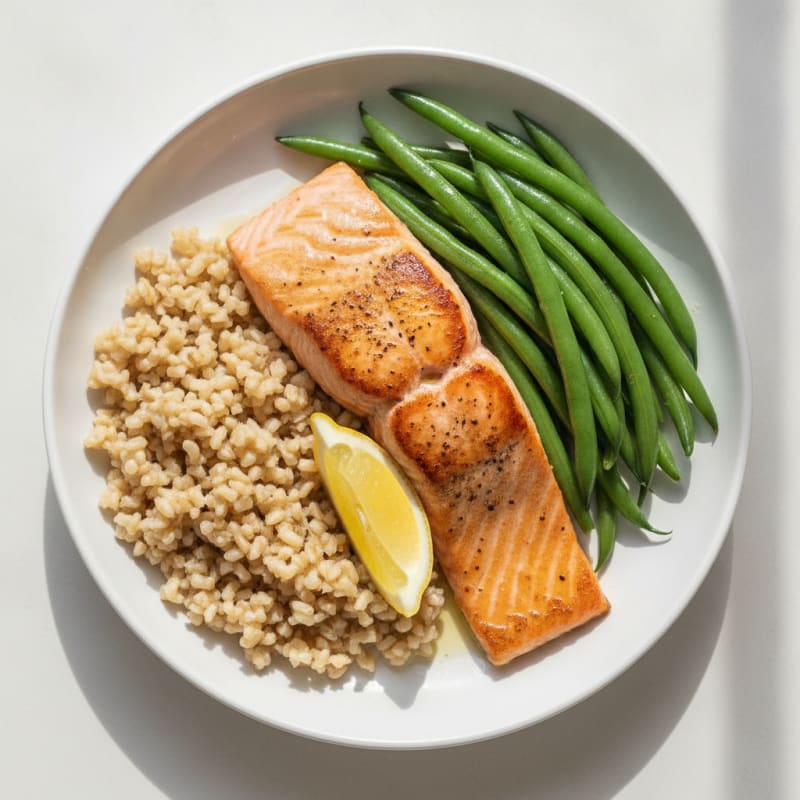 Seared Salmon with Steamed Green Beans and Brown Rice