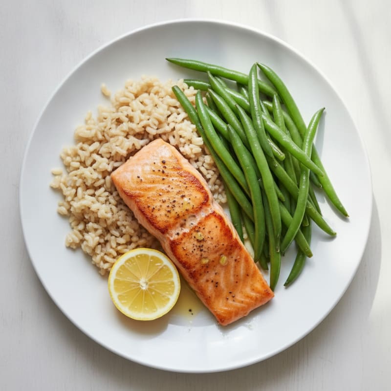 Seared Salmon with Steamed Green Beans and Brown Rice