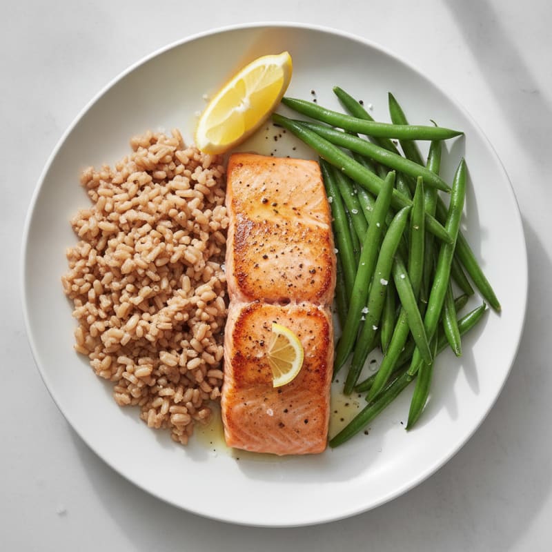 Seared Salmon Fillet with Steamed Green Beans and Brown Rice
