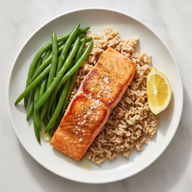Seared Salmon Fillet with Steamed Green Beans and Brown Rice