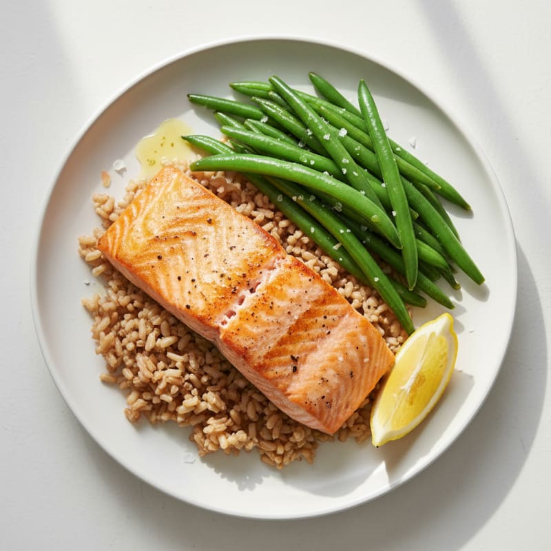 Seared Salmon with Steamed Green Beans and Brown Rice