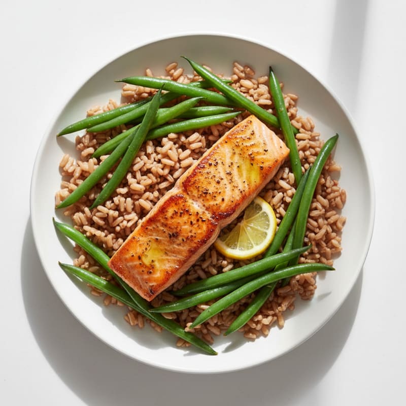 Seared Salmon Filet with Steamed Green Beans and Brown Rice