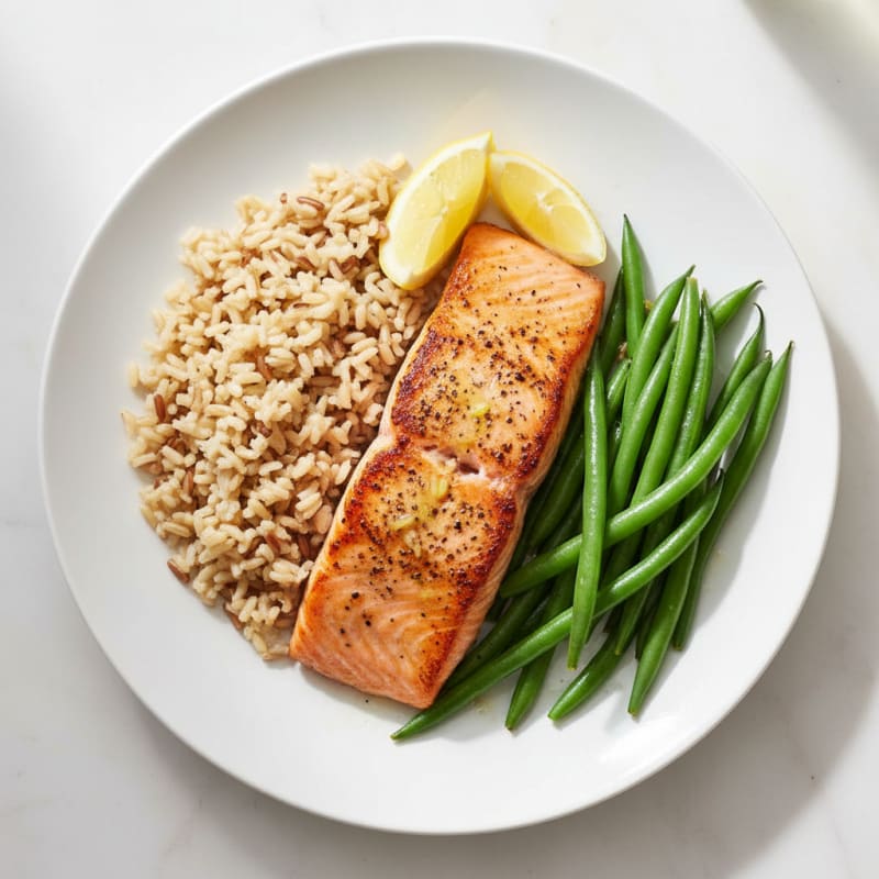 Seared Salmon Filet with Steamed Green Beans and Brown Rice