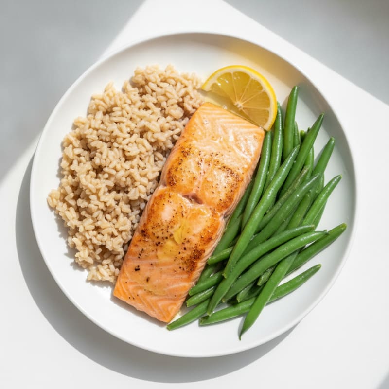 Seared Salmon with Steamed Green Beans and Brown Rice