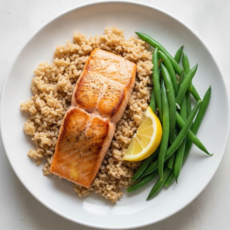 Seared Salmon Fillet with Steamed Green Beans and Brown Rice