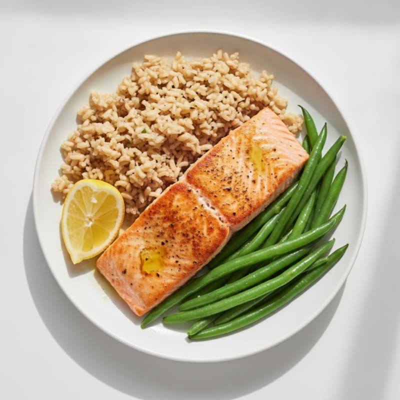 Seared Salmon with Steamed Green Beans and Brown Rice