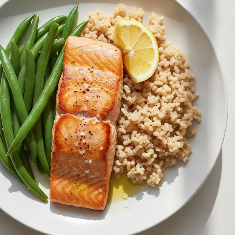 Seared Salmon with Steamed Green Beans and Brown Rice