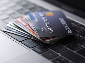 Advantages of paying vendors and suppliers with a credit card