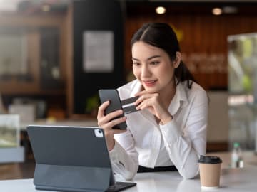 Is it smart to pay business bills using a credit card?