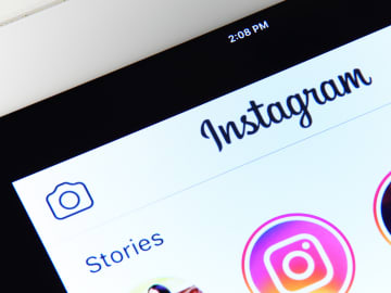 How to use Instagram Story Highlights to market your small business