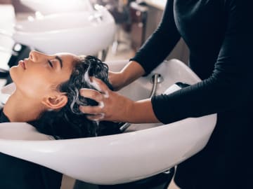 How to get more Google reviews for your hair or nail salon