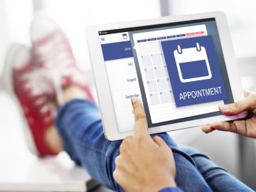 8 reasons why your hair or nail salon needs online scheduling