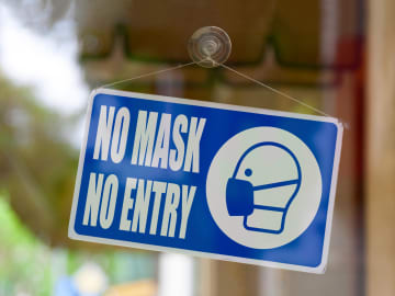 How to deal with customers who won’t wear a face mask