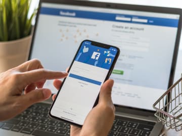 Facebook Marketplace step by step: how to get set up and list items