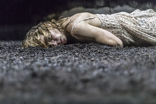 Billie Piper in Yerma at the Young Vic (Photo: Johan Persson)