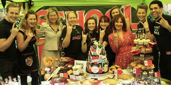 Janie Dee, Arlene Phillips and the company of School Of Rock (Photo: Mark Lomas)