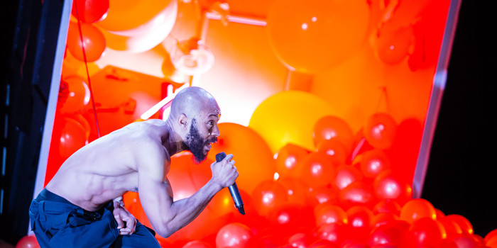 Arinzé Kene in Misty (Photo: Helen Murray)