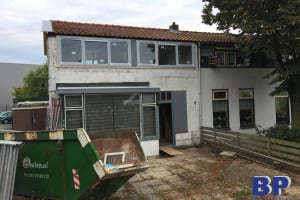 GEÏSOLEERDE OUDE WONING