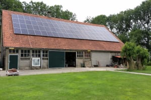 84 zonnepanelen Jinko JKM 270Wp en een Huawei omvormer