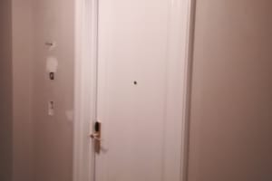 Pose de papier peint haut de gamme dans hotel 5 etoile