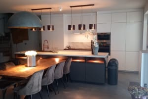 Montage & plaatsing van IKEA wandkeuken met eiland te Emblem.