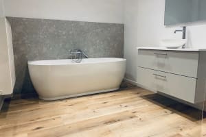 Berging omgetoverd tot badkamer