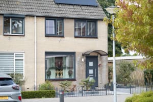 Voorzijde woning vernieuwd