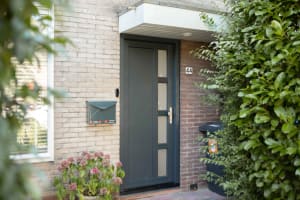 Nieuwe kunststof voordeur