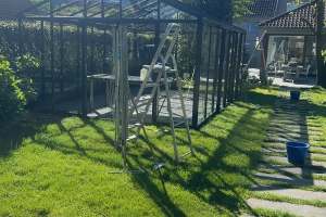 serre die gebruikt wordt als veranda