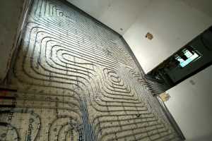 Foto's tackeren en leidingen op netten