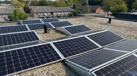 24 stuks Solarwatt 60M 320Wp mono panelen in oost-west opstelling