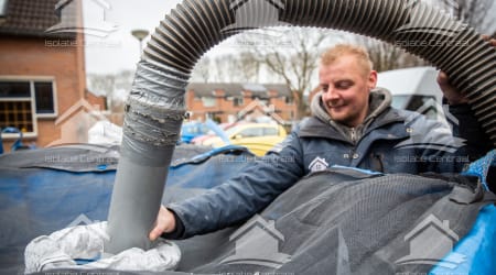 Spouwmuurisolatie met CentraFoam en bodemisolatie met CentraPearl