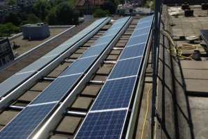 Het vijf sterren  Hotel Mariott in Amsterdam met 30 Bisol zonnepanelen en een Omnik omvormer