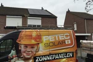 Full Black zonnepanelen – Berg aan de Maas