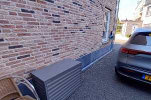 Installatie met zinken afwerking