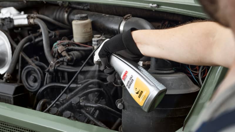 Anwendung Motor + Kaltreiniger im Motorraum