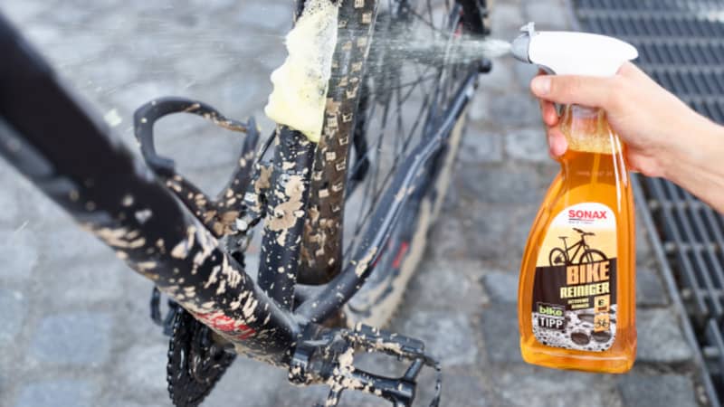Bike Reiniger aufsprühen