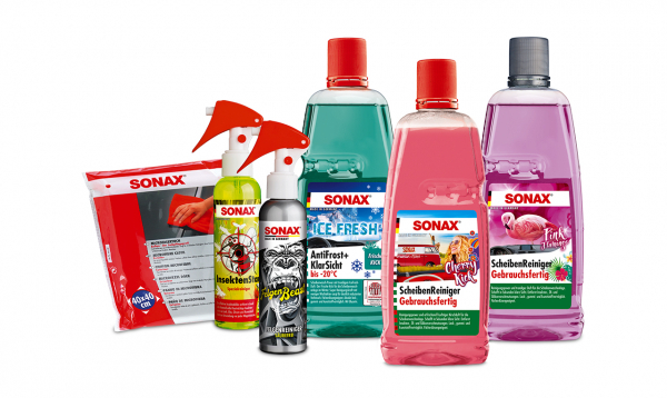 Verschiedene SONAX Produkte in Aktionsgröße