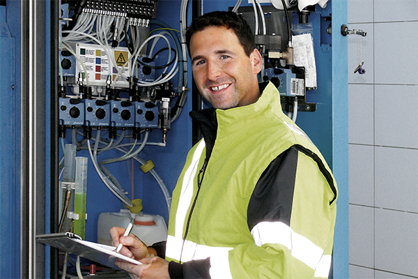 Service_Beratung_Dominic_Bischof