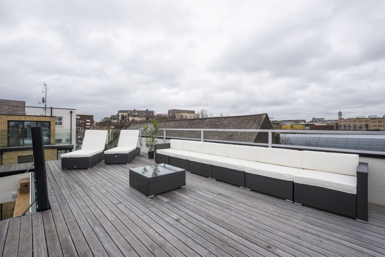 Beautiful 2br At Drum Court Neighborhood Apartment Rentals Sonder