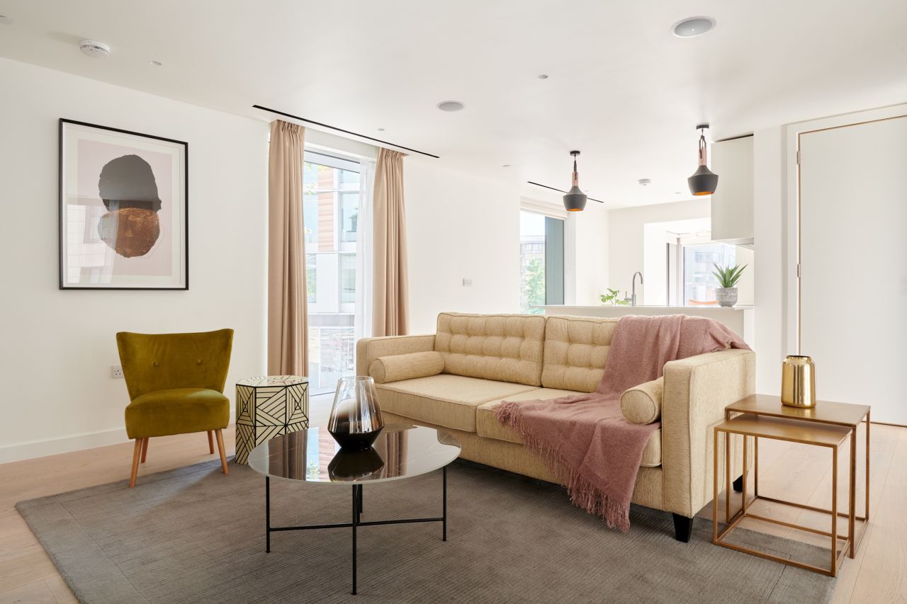 Grand 2br At Southwark Residence Neighborhood Apartment Rentals Sonder