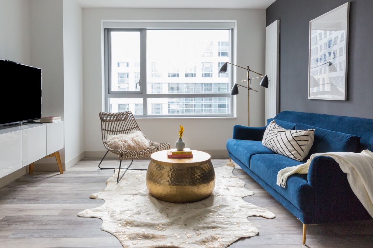 Eighth Street Sleek 1br Rooftop Patio Neighborhood Apartment
