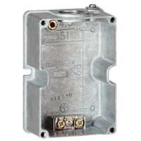 Socle con.saillie hypra métal ip44-bt-380-415v-16a-3p(+n)+t