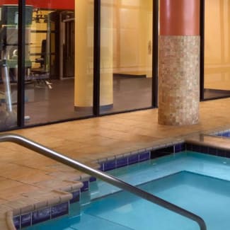 Select Atlanta Cumberland Galleria indoor pool